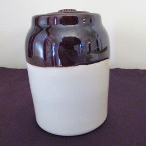 Stoneware Mini crock with lid